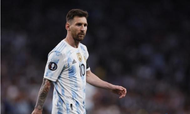 别不当回事指甲上的一点黄，竟是我两年社交噩梦的开始